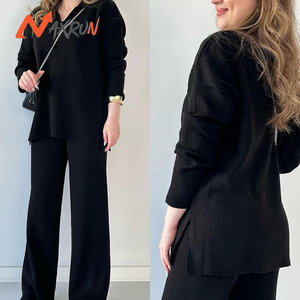 Qualité supérieure Couleur unie Loose Under Spread Fork Knitwear Ensemble deux pièces pour femme - Product Image 2