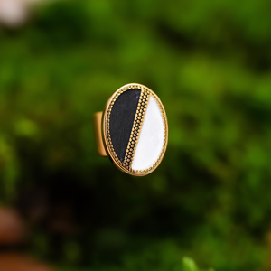 Bague tendance en acier inoxydable 316L plaqué or PVD, durable et résistante, design ovale noir et blanc - Product Image 3