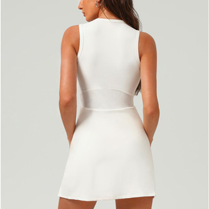 YIYI Robe de tennis de sport d'été pour femmes Protection UV Robe de yoga une pièce Robe de tennis respirante avec short et soutien-gorge intégrés - Product Image 4