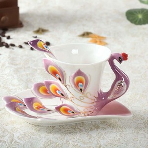 Tasse à thé en céramique de haute qualité avec motif paon en relief, avec cuillère et soucoupe, style luxueux, en porcelaine, pour café et lait, vente en gros - Product Image 4