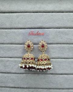 Pendientes Jhumka Kundan Rosa Bebé Chapados en Oro con Perla Colgante, Joyería Tradicional India Étnica para Novias y Festividades para Mujeres - Product Image 1