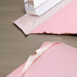 USA Kho Biểu Tượng Tùy Chỉnh Gửi Thư Túi Đẹp In Ấn Sốc Bằng Chứng Nhựa Phong Bì Độn Bong Bóng Nhiều Bong Bóng Đá Quý Mỹ Phẩm - Product Image 3