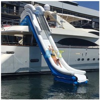 Glissière d'eau de flottement gonflable géante commerciale de glissière d'eau pour le bateau de yacht avec le ponton de piscine