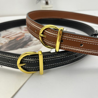Ceinture de luxe en cuir fendu et toile patchwork pour femme, avec boucle en D dorée et surpiqûres contrastées, accessoire de robe décontracté et chic