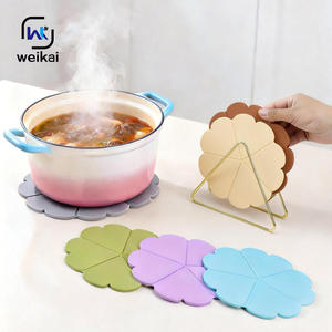 Posavasos Redondo de Silicona y Salvamanteles con Diseño de Trébol de 5 Hojas, Envío Rápido, Apto para Lavavajillas, Accesorios de Silicona para Bar y Cocina - Product Image 1