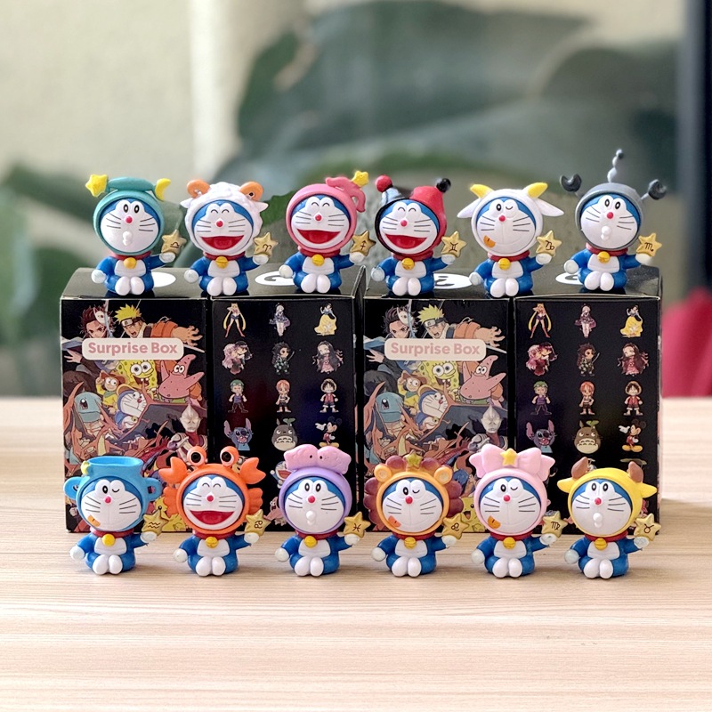 Un juego de 12 (con caja negra)