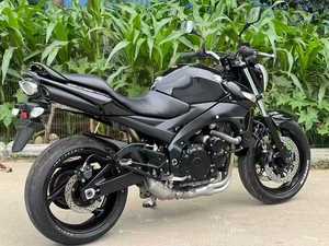 Motocicleta de Calle <span class=keywords><strong>Suzuki</strong></span> BK400 de 400-600cc, Bicilíndrica DOHC, Refrigerada por Líquido, Usada, Directo de Fábrica, Comparable con Nueva - Product Image 3