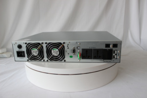 UPS de montaje en rack de 3 kVA/2700 W de alta frecuencia, monofásico, con batería incorporada, onda sinusoidal pura. - Product Image 4