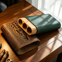 Étui de Voyage Premium en Cuir Gaufré pour Cigares, Triple Emplacement, Intérieur en Bois de Cèdre, Support Portable pour Cigares, Idéal Cadeau d'Affaires