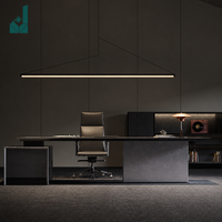 Bureau de direction moderne en L intelligent, réglable en hauteur électriquement, 4 mémoires, avec table d'appoint et rangement pour bureau d'entreprise