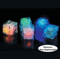 Nouvelles lumières LED de fête monochromes, clignotantes, en forme de cube de glace, qui brillent dans le noir, pour la décoration des bars et des boissons.