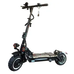 电动踏板车3600W 60v双电机踏板车，带20Ah锂电池和11 '交叉轮胎
