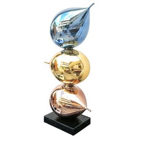 Sculpture de ballon colorée en fibre de verre, forme géométrique abstraite irrégulière, décoration de colonne unique faite à la main, à poser au sol - Product Image 1