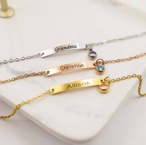 Bracciale Personalizzato con Ciondolo a Barra con Pietra Portafortuna, Nome e Data, in Acciaio Inossidabile, Gioiello Vuoto per Regalo Migliore Amica - Product Image 1