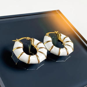 Orecchini a Cerchio in Ceramica Dorata E4793, Gioielli Geometrici alla Moda per Donne, in Lega di Zinco Placcata - Product Image 3