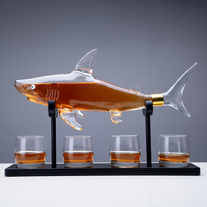 Nouveau design créatif 1300ml ensemble de carafe à <span class=keywords><strong>whisky</strong></span> requin avec 4 tasses en verre - Product Image 6