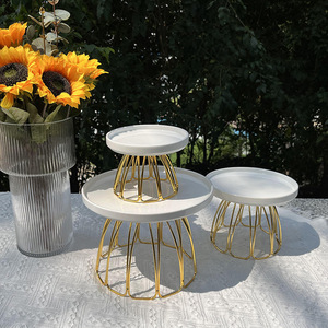 Présentoir à desserts en or blanc, plateau à pâtisserie rond et rectangulaire pour mariages en plein air, anniversaires et décorations de table - Product Image 4
