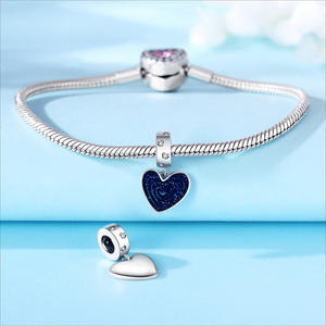 Suministro exclusivo transfronterizo de colgantes de corazón clásicos de cobre blanco, accesorios de joyería para pulseras DIY, venta al por mayor para mujeres - Product Image 2