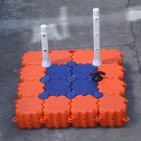 Matériel de protection de l'environnement en plastique, solide et durable, flottant sur le bord du lac