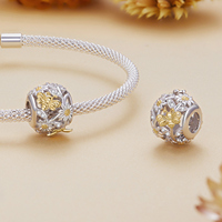 Pendentif romantique pour femme en alliage plaqué or avec breloque papillon, fleurs et cristaux