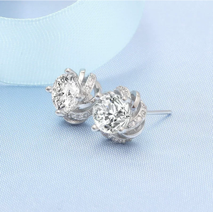 Exquisitos pendientes de moissanita inspirados en flores para uso diario elegante y ocasiones especiales - Product Image 2