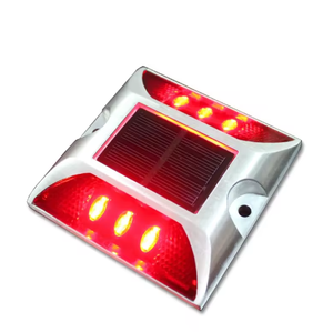 Vendita a caldo in alluminio LED perni da strada luce di avviso di traffico rialzata solare Cross-Border quadrato Design ottimale - Product Image 4