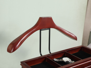 Perchero de pie tradicional de madera maciza de cerezo rojizo premium, hecho a medida, con 5 estantes, 45x40x117cm, estilo antiguo para hotel - Product Image 4