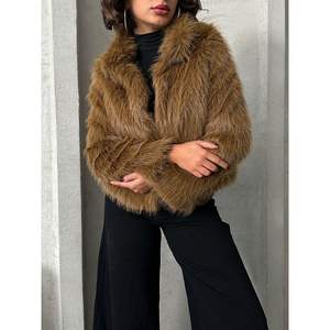 Al por mayor: Abrigos de piel larga, Parkas de botonadura sencilla, Gabardinas, Prendas de abrigo tejidas de lana, seda y piel sintética con estampados y relleno de algodón - Product Image 3