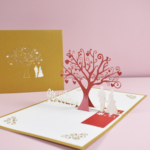 Carte cadeau en papier romantique personnalisée pour la Saint-Valentin, invitation <span class=keywords><strong>de</strong></span> <span class=keywords><strong>mariage</strong></span> rouge, carte <span class=keywords><strong>de</strong></span> vœux 3D pop-up pour anniversaire, couple sous un arbre en forme <span class=keywords><strong>de</strong></span> cœur - Product Image 1