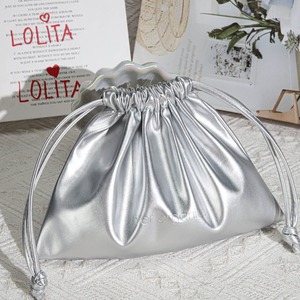 Sac à cordon en cuir PU 25*15 cm pour outils cosmétiques et soins de la peau, avec logo personnalisé imprimé, étanche, pochette de maquillage en cuir - Product Image 1