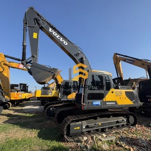 Pompe de moteur d'excavatrice hydraulique sur chenilles VOLVO EC210 d'occasion, puissante et économe en carburant, pour la réhabilitation des infrastructures post-conflit - Product Image 1