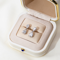 Pendientes de Oro Blanco de 9K con Diamante de Laboratorio en Forma de Pera de 1 Quilate, Modelo MSE-719 de Messi Jewelry, en Existencia