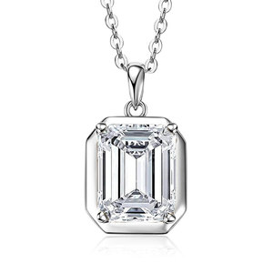 Collar con Colgante Rectangular de Moissanita VVS GRA con Corte Esmeralda Personalizado, Cadena Cruzada de Plata 925, Moderno, para Mujer - Product Image 1