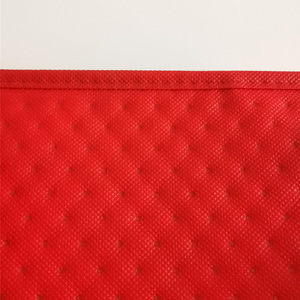 Sac fourre-tout isotherme rouge non tissé Sacs fourre-tout à provisions d'épicerie pressés à chaud personnalisés - Product Image 4