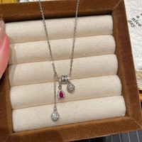 Collier personnalisé - Meilleure vente : Pendentif goutte d'eau rubis, accessoire de luxe léger et design de niche pour femme, ras du cou