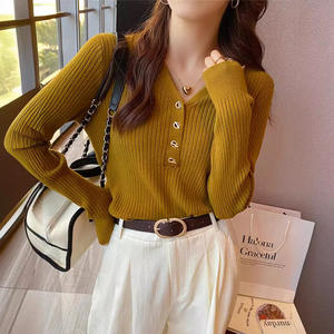 <span class=keywords><strong>Pull</strong></span> rouge <span class=keywords><strong>femme</strong></span> automne et hiver Super belle chemise de fond avec haut en tricot à col en V <span class=keywords><strong>pull</strong></span> tricoté de Noël - Product Image 4