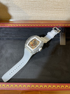 Reloj de Pulsera Mecánico Tourbillon con Caja de Cristal y Piedras Preciosas Brillantes, en Constante Busca de la Perfección - Product Image 6
