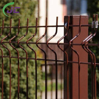 Poteaux de clôture de sécurité en métal carrés galvanisés 4x4 avec fil galvanisé pour le service de modélisation 3D de clôtures de ranch et de cour