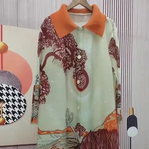 Neueste Herbstmode Freizeitstil einreißiger Fabrikverkauf betriebener Turnschalen-Miyake plissiertes Damenkleid