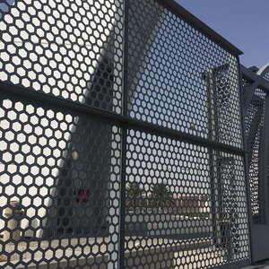 Láminas de Metal Perforadas de Aluminio con Orificios Redondos para Techos y Muros Cortina, Servicios de Corte y Soldadura - Product Image 6