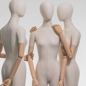Mannequin <span class=keywords><strong>femme</strong></span> beige 3/4 <span class=keywords><strong>corps</strong></span>, enveloppé de bambou, torse réaliste et réglable pour présentation de vêtements de mode - Product Image 4