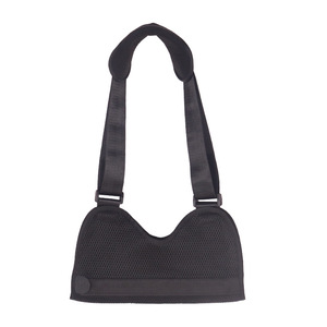 Attelle de bras et de cou pour dislocation de l'épaule et du coude, support du membre supérieur, en maille noire avec sangle réglable - Product Image 1