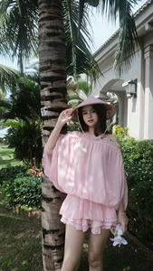 ชุดผ้าชีฟองโพลีเอสเตอร์ 100% สีชมพูโบชม แบบผ้าโปร่ง ชุดเซ็ต 2 ชิ้น เสื้อแขนสั้น + กางเกงขาสั้น สไตล์หวาน ใส่ได้ทุกวัน ขายส่ง - Product Image 2