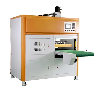 La macchina automatica per la laminazione a caldo e la schiuma di cotone di perle EPE XPE personalizza l'attrezzatura per il taglio della schiuma di polietilene