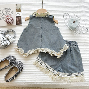 Completo Estivo per Bambine 2026: Top in Denim con Volant e Pantaloncini con Bordo in Pizzo, Set Casual Due Pezzi - Product Image 2