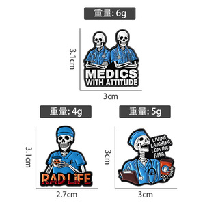 Broches en émail amusantes style punk, motif squelette, pour blouses médicales bleues, pour professionnels de la santé, infirmières et médecins, avec l'inspiration 'Medics with Attitude' et 'RAD Life' - Product Image 5