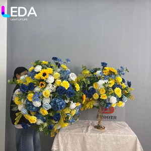 Decoración de Lujo LEDA para Fiestas, Flores Artificiales en Hilera, Decoración para Bodas, Centro de Mesa, Camino de Mesa con Flores - Product Image 1