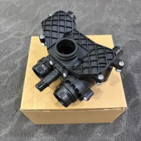 Boîtier de thermostat moteur avec sortie d'eau pour Land Rover 4.4L essence V8 Range Rover L322 448DT LR022695 LR186860 LR110459