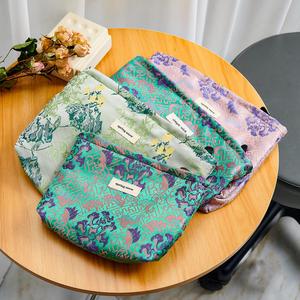 Large Capacity Jacquard Canvas Women's Cosmetic Bag Chinese Style Portable Cosmetics <b>Storage</b> Bag with Holographic Feature - Product Image 3