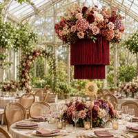 Lustre de plafond en macramé à plusieurs niveaux avec pompons et fleurs artificielles en soie pour décoration de réception de mariage de luxe, vente en gros